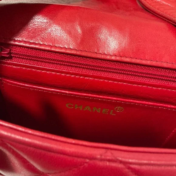 Chanel Vintage Red covered CC lambskin flap bag - Picture 9 of 11